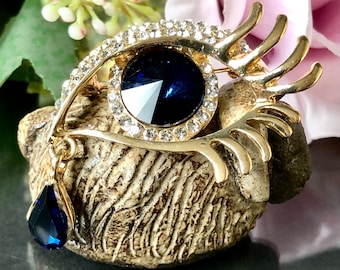 Blue Eye Rhinestone Brooch: Vintage Style Dali's Eye Pin