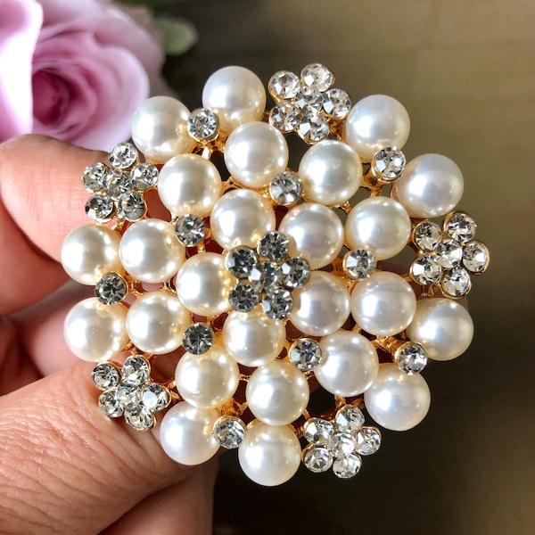 Pearl Sheild Brooch