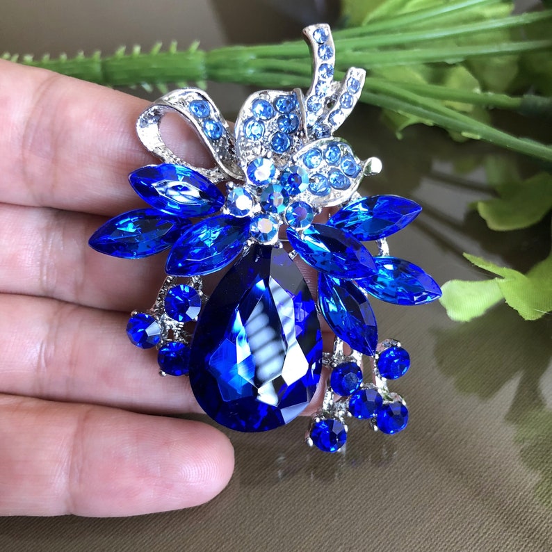 Spilla blu grande strass di cristallo, Gioielli floreali, Regalo per lei immagine 1