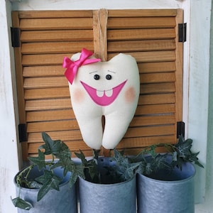 White hanging tooth made of fabric, Smiling tooth, Gift for a dentist, Decoration for dental office, Great gift idea, Тooth fairy