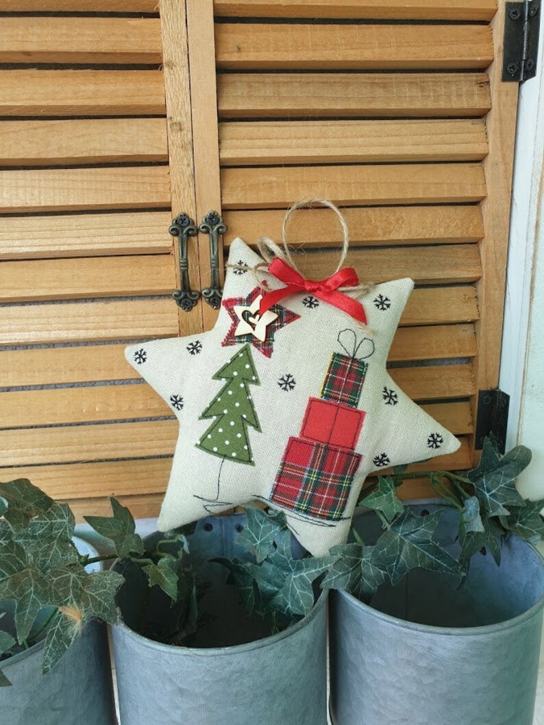 Weihnachtsstern Textildekoration Befestigt Weihnachtsbaum Und Geschenke Bunte Stern Stoffe Stern Hängen Weihnachtsdekoration Weihnachtsgeschenk
