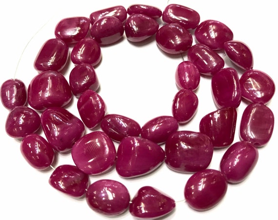 Lustrous 30 Strand of Vintage Garnet Beads