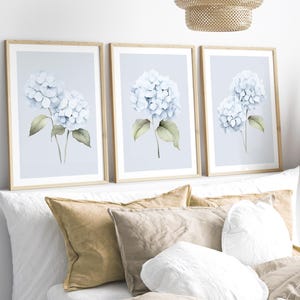 Conjunto de 3 artes de parede com hortênsias azul-claro, impressões em aquarela de flores botânicas em azul neutro, decoração floral para sala de estar e quarto, arte para impressão