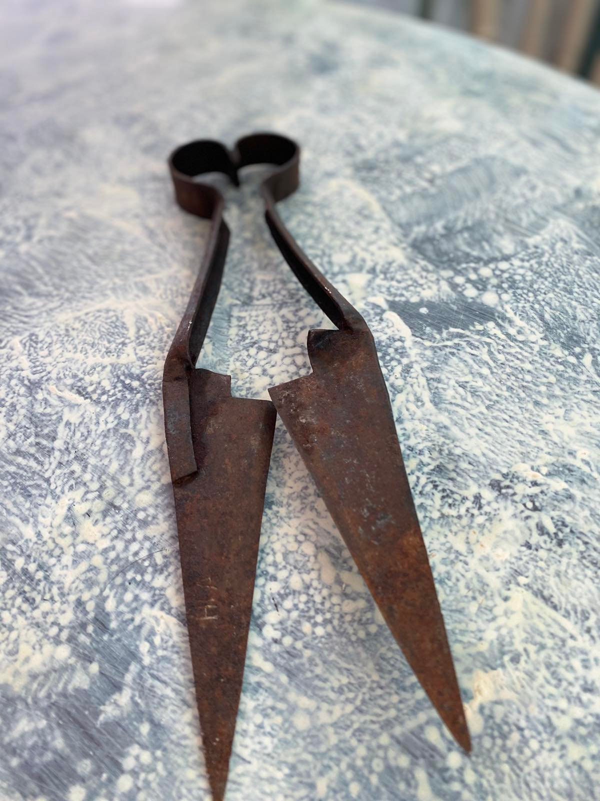 Vintage 1930s to 1950s Metal Sheep Shears Trimmers Rustic Farm Tool  Primitive Metal Display Country Home Decor Rusty Metal Farmhouse Decor 