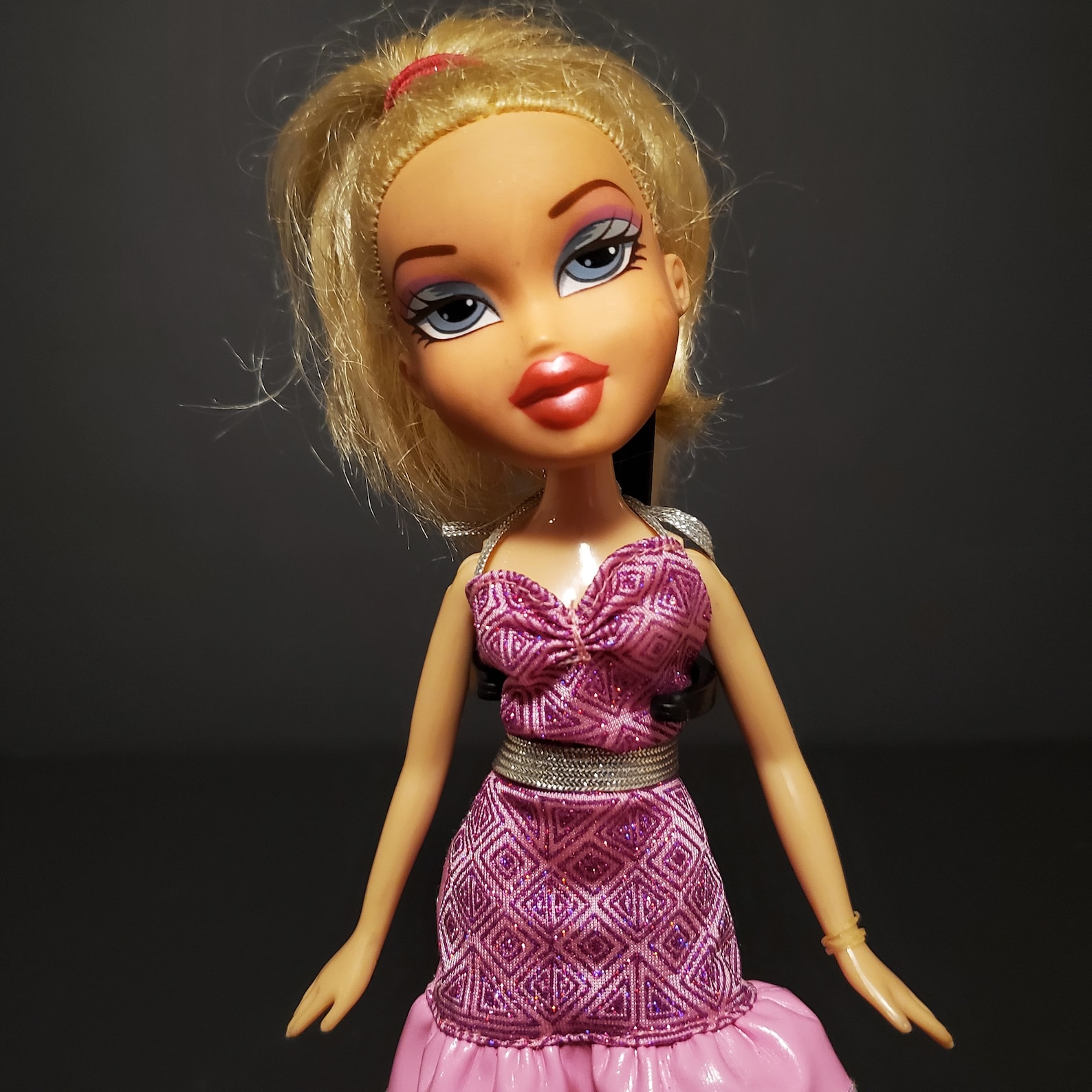 Bratz 10 Cloe Doll in Pink Cocktail Dress and Shoes 2001 Bratz 10 Cloe Doll in Pink Cocktail Dress and Shoes 2001