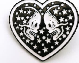 Skeleton Couple / Gothic Pin/ Skull Couple Heart / Skull Gothic Decoration Skeleton anniversary gift/ Love/ Dark Love/ Together Forever/Dark