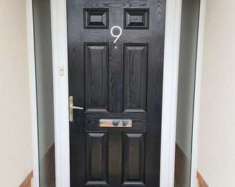 Número de casa/número de puerta de acero inoxidable sólido con acabado cepillado adhesivo grande de estilo contemporáneo de 4", 6" u 8"