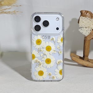 Pressed real white daisy flower phone case for for iPhone 17e 16 15 Pro Max,Google Pixel 9 10 11 Pro XL,Samsung S26 Ultra S25 FE S24 S23 A16