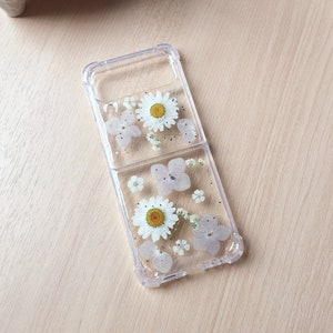 Real dried white flower daisy pressed flower case for Samsung Z Flip 7 6,S25 Edge S24 Ultra,iPhone 17 16 15 Pro Max 16e,Google Pixel 10 Pro