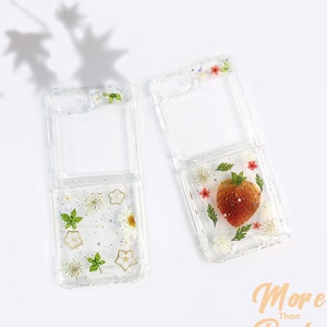 Pressed dried strawberry and flower phone case for Samsung Z Flip 7 6,S25 Edge S24 Ultra,iPhone 17 16 15 Pro Max 16e,Google Pixel 10 9 Pro