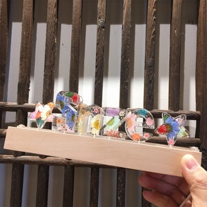 Luz de noche de estrella de flor real prensada personalizada, luz de resina de flor seca de color, letra, número, símbolo, bonito regalo para amigos, familiares y amantes