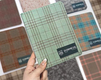Dormeuil green check fabric magnetic e-book case for Kindle Paperwhite 12th 11th gen,Colorsoft,Kobo Libra Colour,Boox Go 7,Tolino Shine 5th