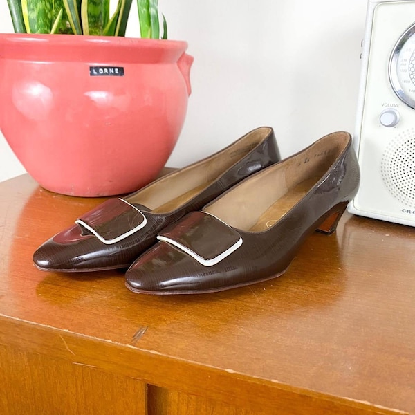 60s Vintage Brown and White Mary Jane Kitten Heel Pumps with Large Pilgrim Buckle