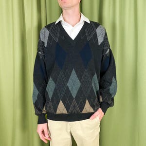 80s Vintage Black and Grey Argyle Knit V Neck Sweater