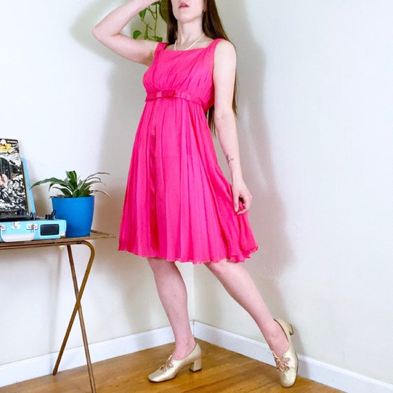 60’s Vintage Hot Pink Sleeveless Party Dress Size… - image 2