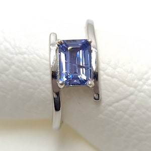 Natural AA Tanzanite Silver Ring, Tension Setting Solitaire Ring, Arusha Tanzanite, Gift for her, Engagement Ring, Anniversary Gift for her