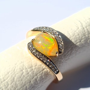 Natural Fire Opal Diamond Ring-Solid 14K Yellow Gold Ring-October Birthstone Ring-Real Diamond Ring-Anniversary Gift for Her-Statement Ring