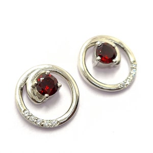 Natural AAA Red Garnet Rounds Circular Studs in Silver, Birthday Gift, January Birthstone, Christmas Gift, Anniversary Gift, Gift for Her