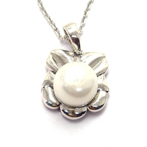 Natural gemstone Zodiac sign Leo silver pendant, Natural fresh water pearl pendant, Horoscope pendant, Zodiac sign Leo pendant, Lion pearl