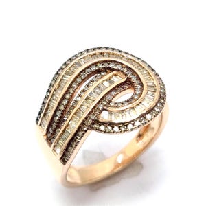 Naturlig champagnefärgad diamantring, vågig roséguldring med diamanter, brun diamantring, bröllopspresentring, jubileumspresentring, cocktailring