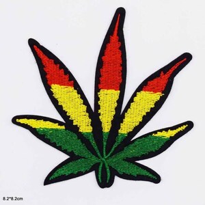 90s マリファナ柄　フード付ベスト　ラスタカラー　MARIHUANA 刺繍 トリコロール ラスタ マリファナ リーフ パッチ アイロン接着