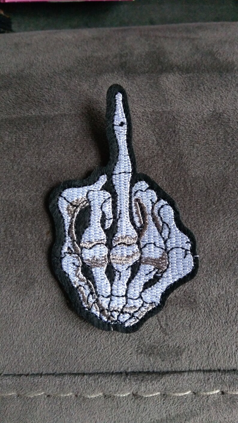 Black White Skull Skeleton Middle Finger Fist Knuckles Embroidered Iron On Sew On Patch Clothing Bag Fashion