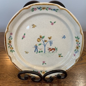 International Heartland # 7774 Japan Stoneware 8 Salad /Bread Plates 7.75”