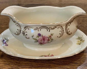 BAV528 By Bavaria Gravy Boat with Under plate. Hard To Find!!