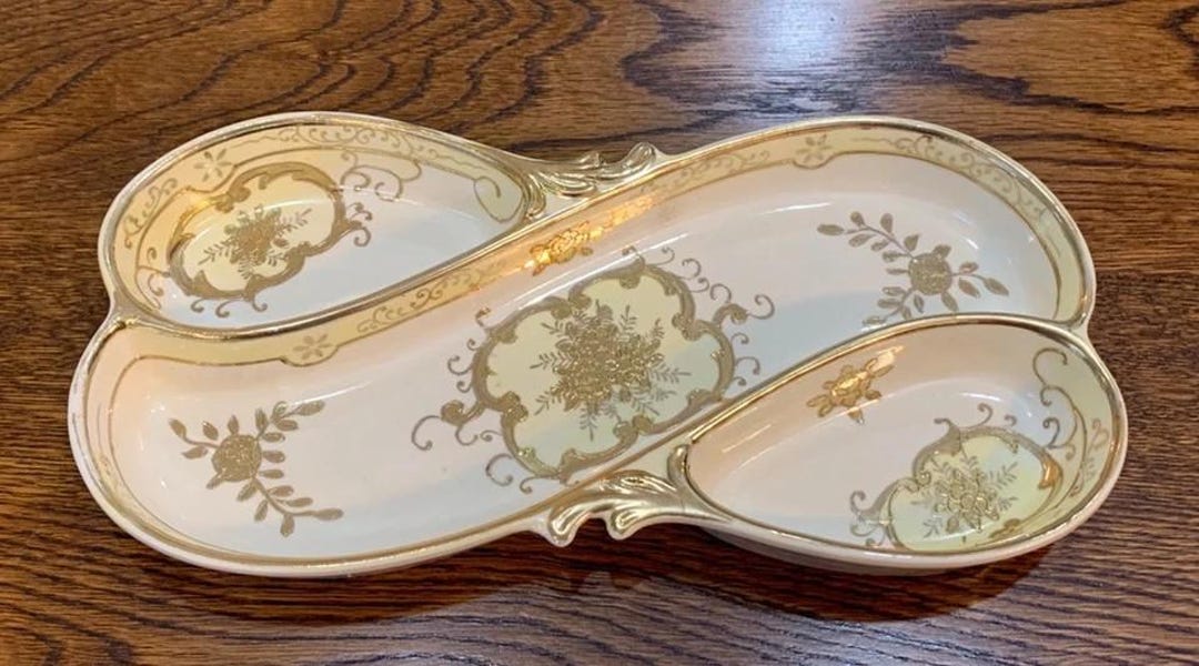 Moriyama Mori-machi Divided Curved Tray Raised Gold Pattern Made