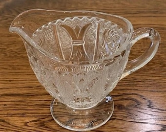 ウェストモアランド社製クリアグラス プリンセスフェザー サンドイッチクリスタル脚付きクリーマー 1924年