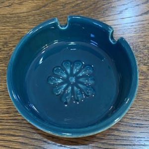 Vintage MCM hyalyn porselein ronde asbakken van 4 inch, set van 3 inch