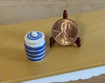 Dollhouse Miniature 1:24 Scale Storage Jar with Lid Blue and White Cornishware Pattern