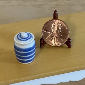 Miniature Storage Jar with Lid, Blue and White Cornish Ware Pattern, 1:24 Scale