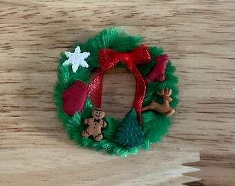 Miniature Christmas Wreath, 1:12 Scale Dollhouse Holiday Decor