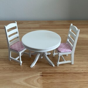 Dollhouse Miniature White Kitchen Dining Table and Chair Set with Pedestal Table and 2 Ladderback Upholstered Chairs 1:12 Scale