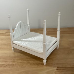Miniature White 4-Poster Double Bed with Mattress and Bedding, 1:12 Scale