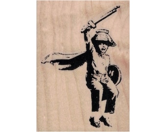 Banksy Boy Playing GUMMI STEMPEL, Stempel Kind spielen, Stempel kleiner Junge, Ritter Stempel, Spielzeit Stempel, Banksy Art Stempel, Anzieh