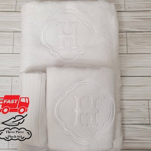 Bath Towel Set, Plush Embroidered Monogram Towel Set, Embossed Gift, Personalized Gift, Monogrammed, Monogrammed Towels, Gifts, Towels, Sets
