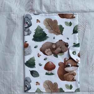U-Heft Hülle mit Waldtieren wie Bär und Eichhörnchen auf Wunsch auch mit Namen