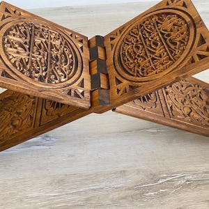 Perforierter faltbarer Koran- und Bibelständer aus Holz, verstellbarer Buchlesestand aus Holz, Valentinstaggeschenk, islamische Geschenke, Geschenke für Muslime