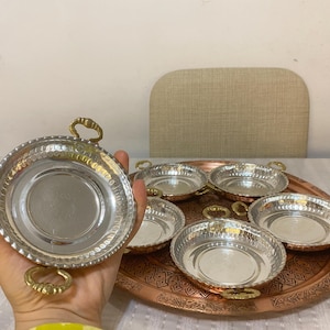 Set regalo di Natale artigianale composto da 6 mini teglie da portata turche in rame da 12 cm (4,7"), ciotole per mezze e snack per la colazione con doppio manico e rivestimento in stagno.