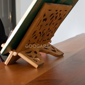 Atril de madera hecho a mano para leer libros, soporte plegable para libros de cocina, soporte para iPad, soporte para tableta, soporte para el Corán y la Biblia, regalo de Navidad, regalos islámicos. imagen 3