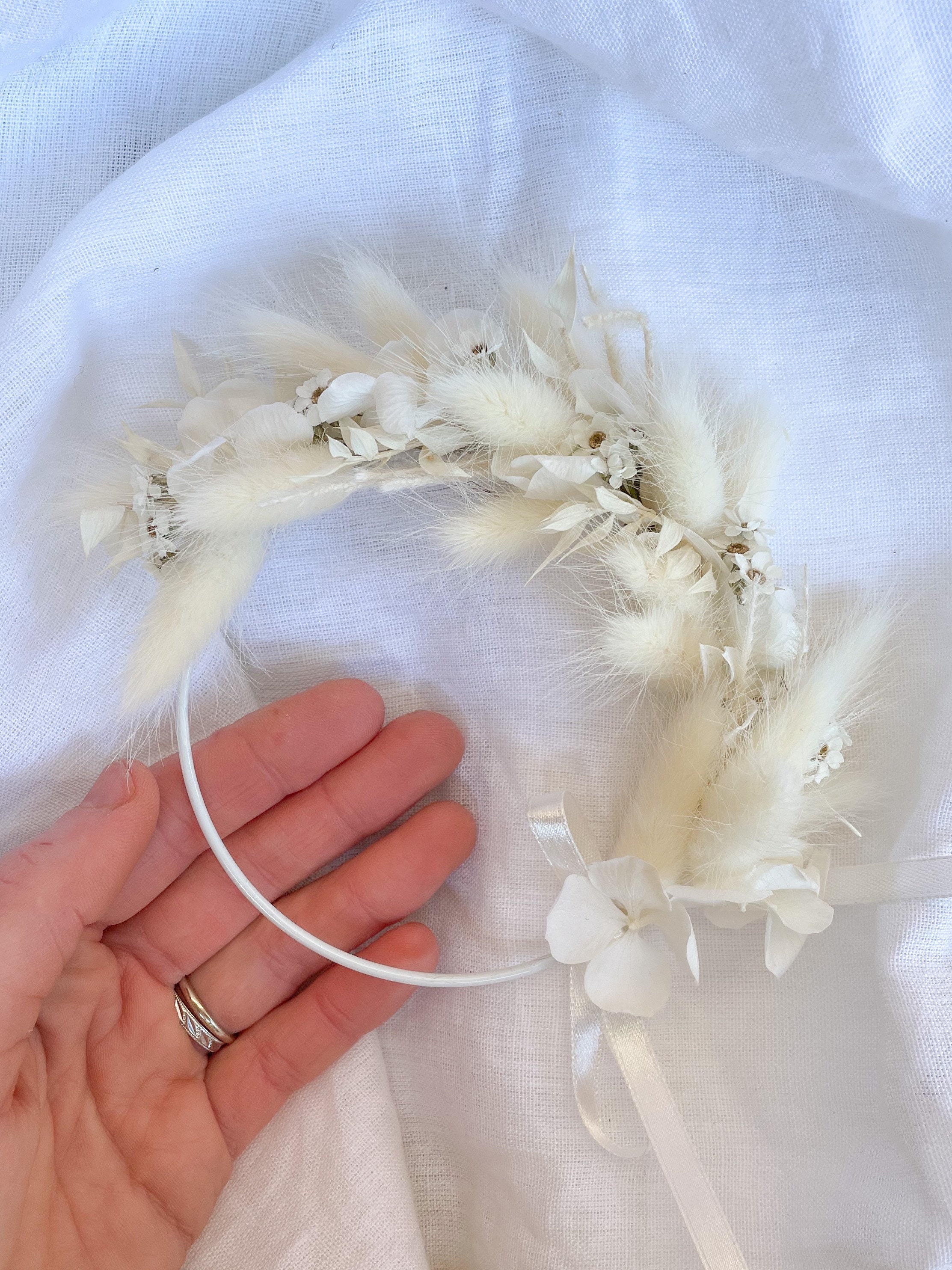 Demi Couronne Murale Blanche en Fleurs Séchées , Petit Prix, Esprit Bohème Naissance