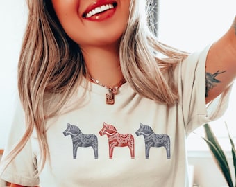 T-shirt Dala Horse, Chemise Dala Horse, Chemise suédoise, Cadeau de cheval suédois, Art populaire scandinave, Cadeau d’ascendance suédoise, Amoureux des chevaux, Dalmaning