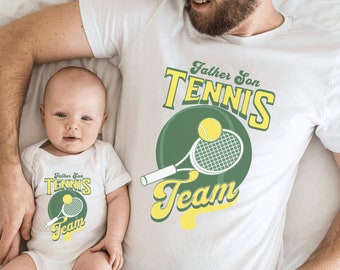 Chemises de tennis père fils, tennis père et fils assortis, tee-shirt de tennis père fils, t-shirt de tennis père et fils, . Fête des Pères, Fêtes des Pères
