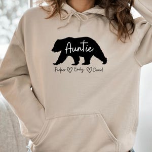 Auntie Bear Sweatshirt with Names for Mother&#39;s Day, Custom Auntie Hoodie Gift for Valentine&#39;s Day, Personalized Shirt Kids Names Birthday