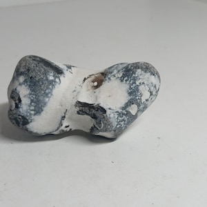 Chicken God Flintstone Flint Hedgestone Witch Stone Protection Stone 10 x 6 cm Chalk Lucky Stone Aquarium, Terrarium or Decoration