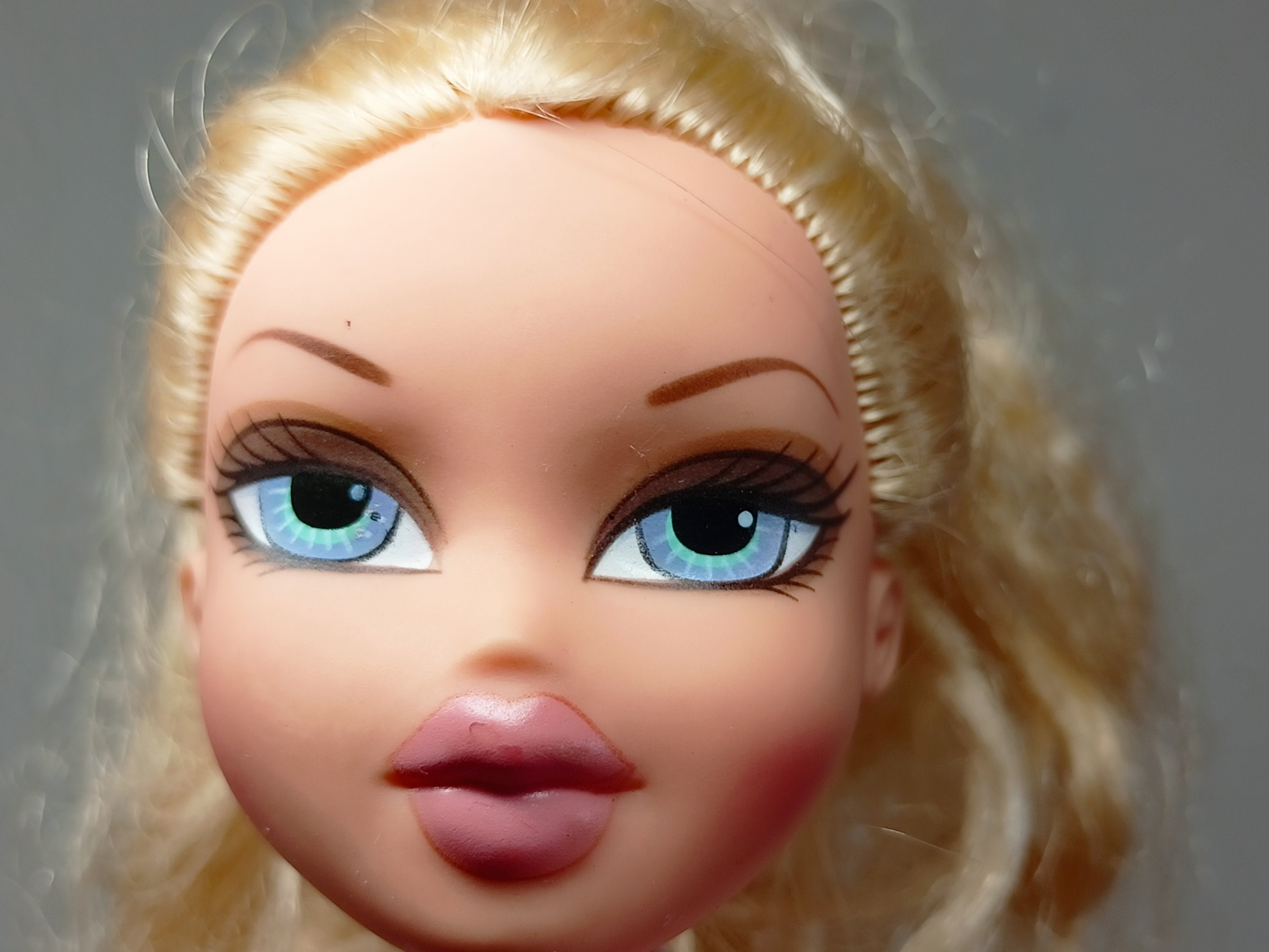 Boneca Bratz Candyz Phoebe + Kit de Roupas | Brasil