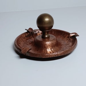 Askkopp i koppar med mässingsknopp, 14,5 cm i diameter