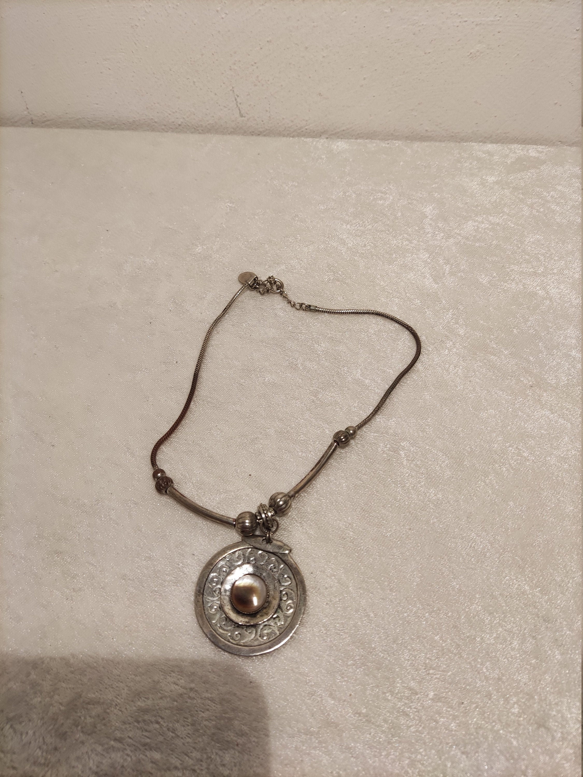 Collier Vintage Argenté AXELLE Création - Bijou Rétro élégant